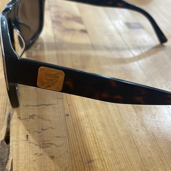 AUTHENTIC MCM sunglasses - Picture 2 of 3